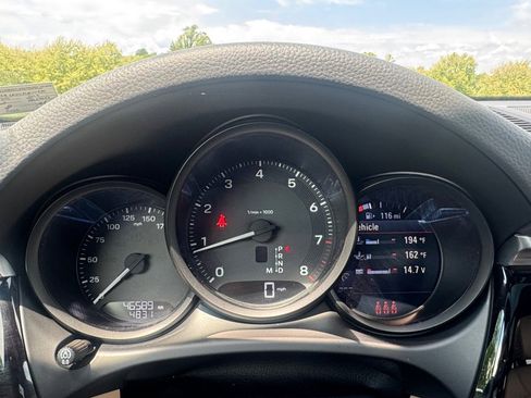 Certified 2023 Porsche Macan Turbo AWD/4WD image 24