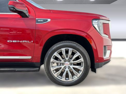 Used 2024 GMC Yukon XL Denali w/ Advanced Technology Package image 12