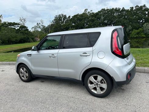 Used 2017 Kia Soul FWD image 4