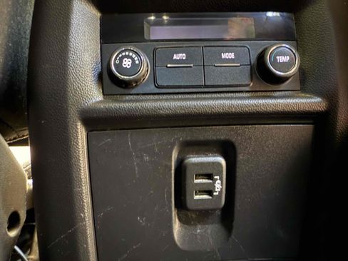 Used 2018 Chevrolet Traverse LT w/ LPO, Black Accent Package FWD image 63