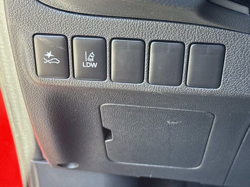 Used 2020 Mitsubishi Outlander SE image 43