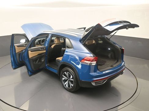 Used 2025 Volkswagen Atlas Cross Sport SE FWD image 52