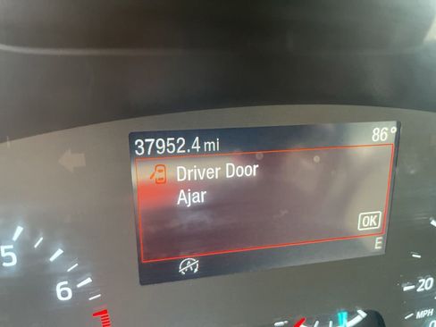 Used 2022 Ford Escape SE FWD image 6