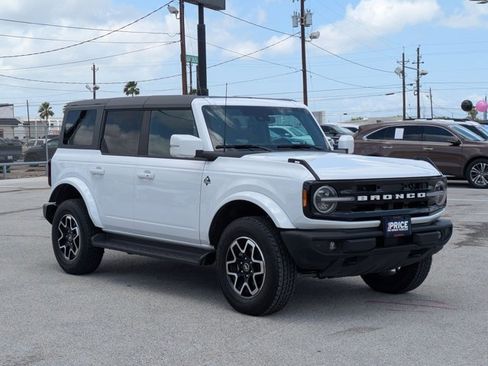 Used 2025 Ford Bronco Outer Banks image 3