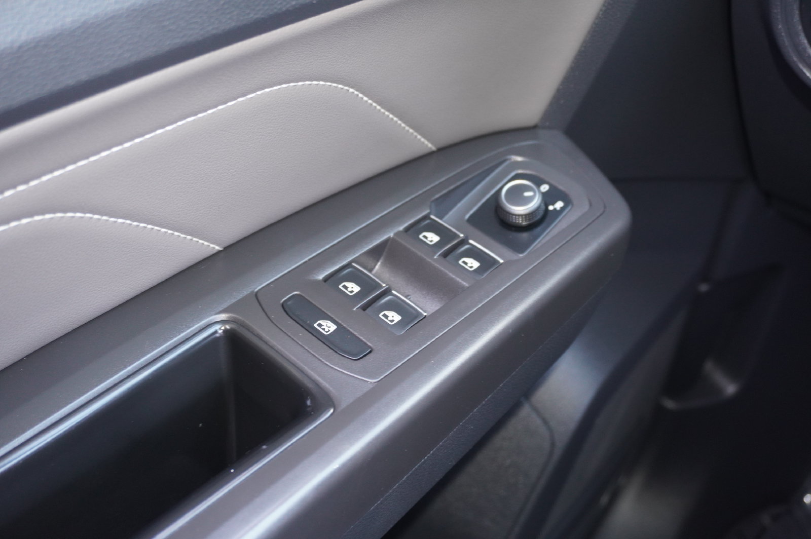 Used 2022 Volkswagen Atlas SE FWD image 16