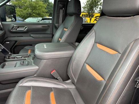 Used 2024 GMC Sierra 2500 AT4 w/ Technology Package AWD/4WD image 18