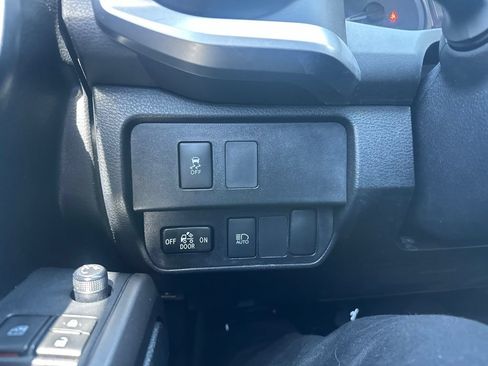 Used 2022 Toyota Tacoma SR5 w/ Technology Package RWD image 28