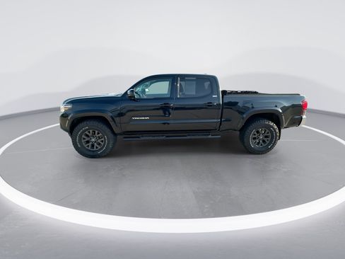 Used 2020 Toyota Tacoma SR5 AWD/4WD image 5