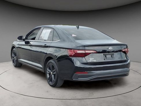 Used 2024 Volkswagen Jetta SE FWD image 3