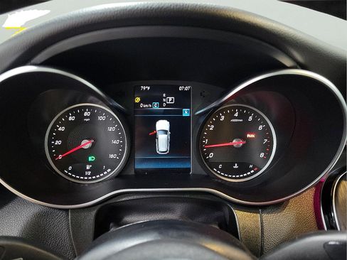 Used 2020 Mercedes-Benz GLC 300 image 18