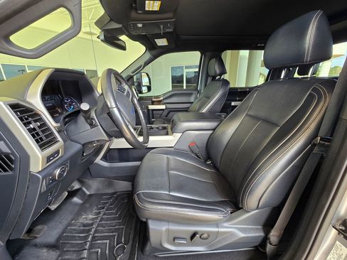 Used 2022 Ford F250 Lariat w/ Black Appearance Package image 13