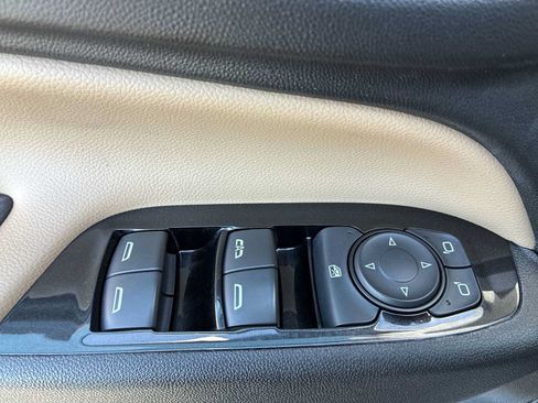Used 2022 Chevrolet Equinox Premier AWD/4WD image 15
