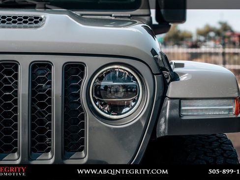 Used 2020 Jeep Gladiator Mojave AWD/4WD image 11