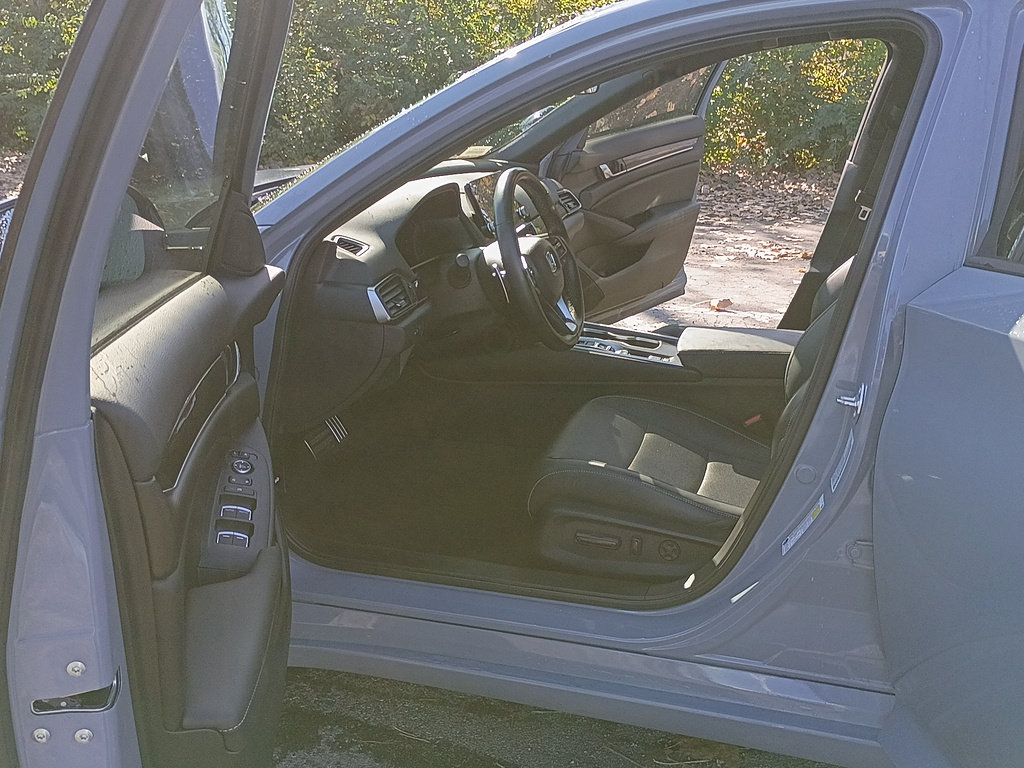 Used 2022 Honda Accord Sport image 11