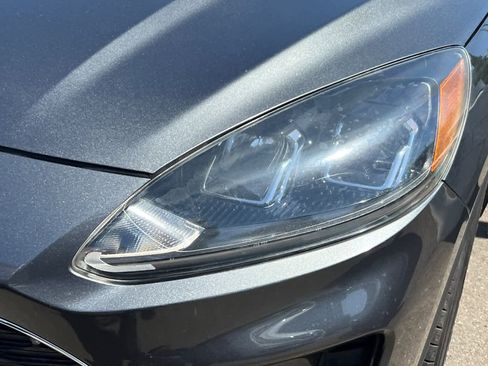 Used 2020 Ford Escape SE image 11