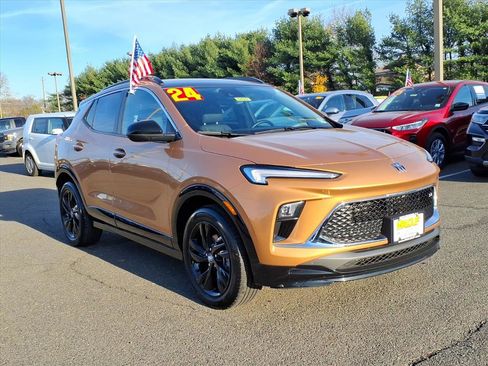 Used 2024 Buick Encore GX Sport Touring w/ Comfort Package image 1