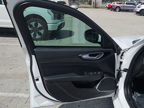 Used 2018 Alfa Romeo Giulia RWD image 10