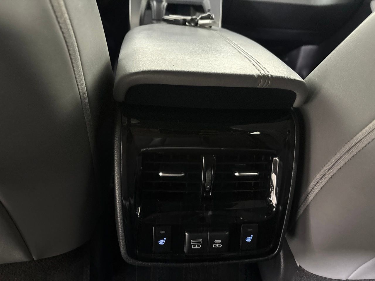Used 2022 Toyota Avalon Limited w/ Advanced Safety Package FWD image 25