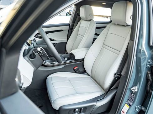 New 2026 Land Rover Range Rover Evoque Dynamic SE AWD/4WD image 13