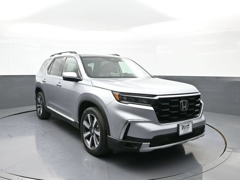 Certified 2023 Honda Pilot Touring image 10