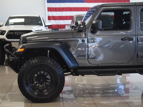 Used 2018 Jeep Wrangler Unlimited Sport S AWD/4WD image 23