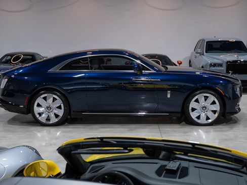 Used 2024 Rolls-Royce Spectre w/ Spectre Launch Package image 7