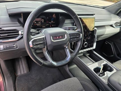 Used 2025 GMC Acadia Elevation image 16