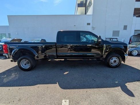 Used 2024 Ford F350 XLT image 2