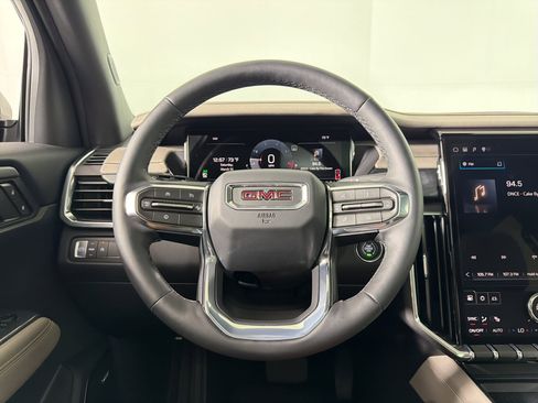 Used 2026 GMC Acadia Elevation w/ Elevation Premium Package image 16