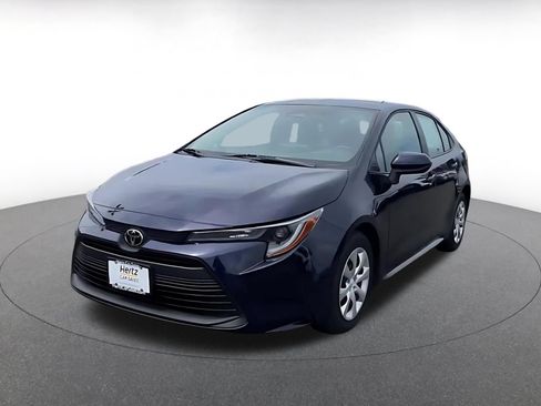Used 2025 Toyota Corolla LE FWD image 7