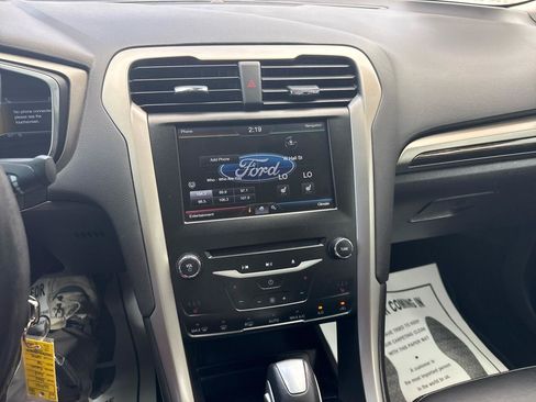 Used 2014 Ford Fusion SE w/ Equipment Group 202A FWD image 36