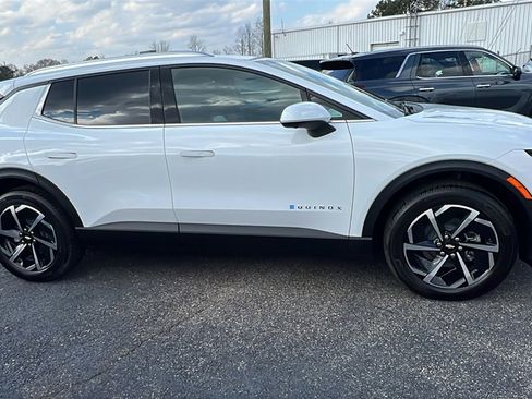 New 2026 Chevrolet Equinox EV LT image 4