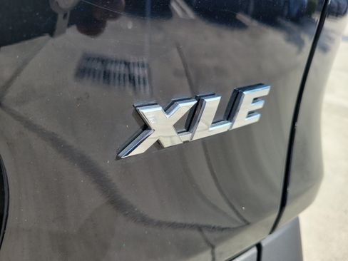 Used 2025 Toyota RAV4 XLE Premium FWD image 9