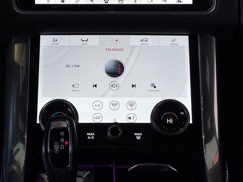 Used 2022 Land Rover Range Rover Sport SVR image 39