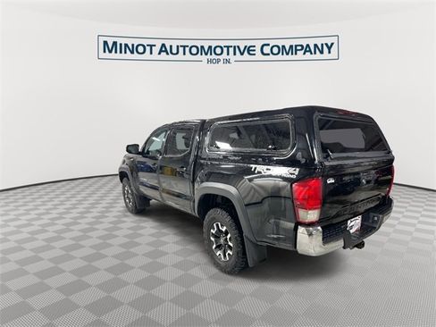 Used 2016 Toyota Tacoma TRD Off-Road image 6