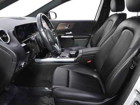 Used 2022 Mercedes-Benz GLA 250 4MATIC image 13