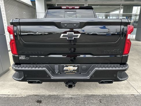 Used 2025 Chevrolet Silverado 1500 High Country w/ Midnight Edition AWD/4WD image 36