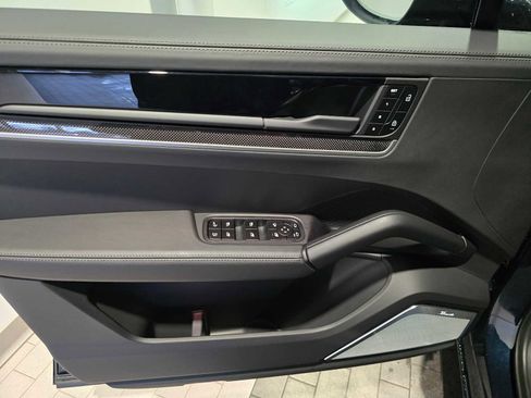 New 2026 Porsche Cayenne Turbo image 27
