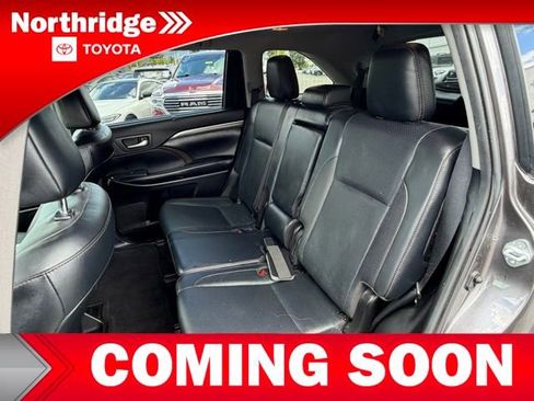 Used 2019 Toyota Highlander Limited w/ Carpet Mat Package (TMS) FWD image 7
