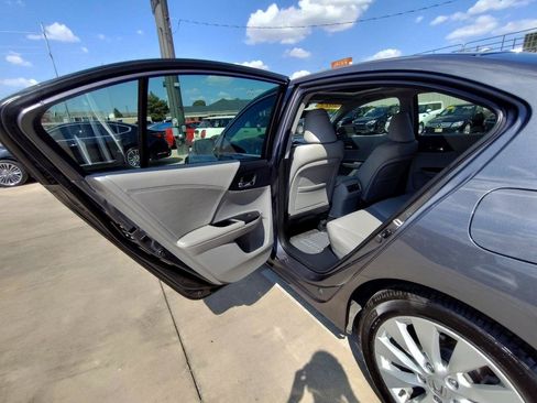 Used 2013 Honda Accord Touring image 29
