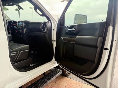 Used 2023 Chevrolet Silverado 2500 LT AWD/4WD image 35