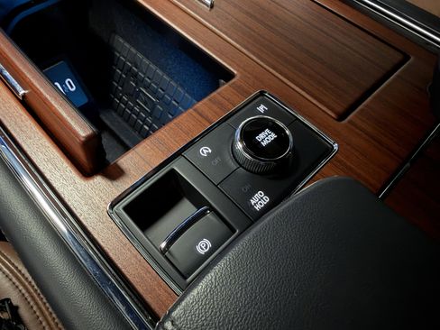 Used 2024 Lincoln Navigator Reserve image 18