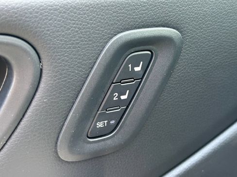 Used 2025 Honda Pilot Black Edition image 27