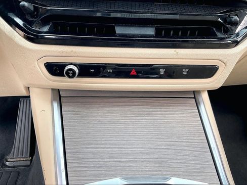 Used 2025 BMW 330i Sedan RWD image 32