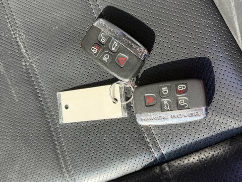 Used 2014 Land Rover Range Rover HSE image 28