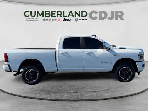 Used 2025 RAM 2500 Laramie AWD/4WD image 7