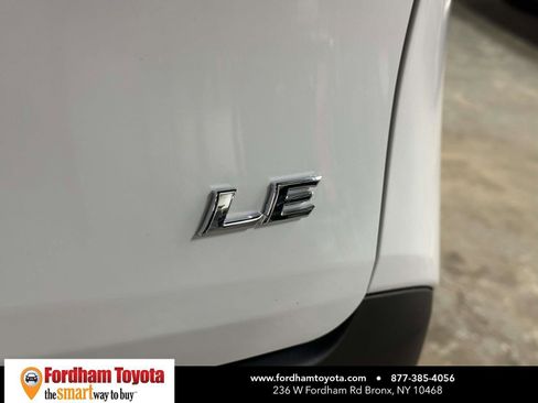 Used 2025 Toyota Sienna LE image 12
