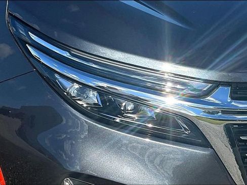 Used 2022 Chevrolet Equinox Premier AWD/4WD image 28