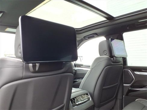 New 2026 Cadillac Escalade Luxury image 6