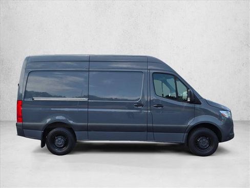 Used 2020 Mercedes-Benz Sprinter 2500 image 4